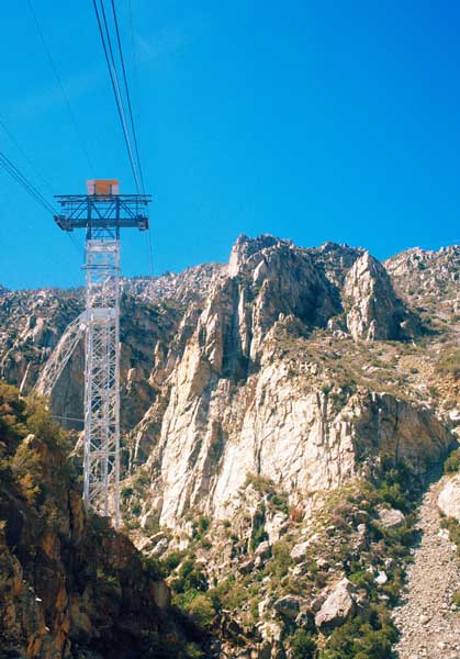 Palm Springs Aerial Tramway in use